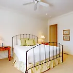 12 Falcon Point Road