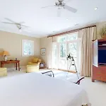 12 Falcon Point Road