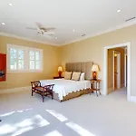 12 Falcon Point Road