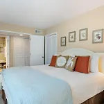 4466 Windswept Villa Woodland View
