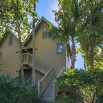 Palm Bungalow