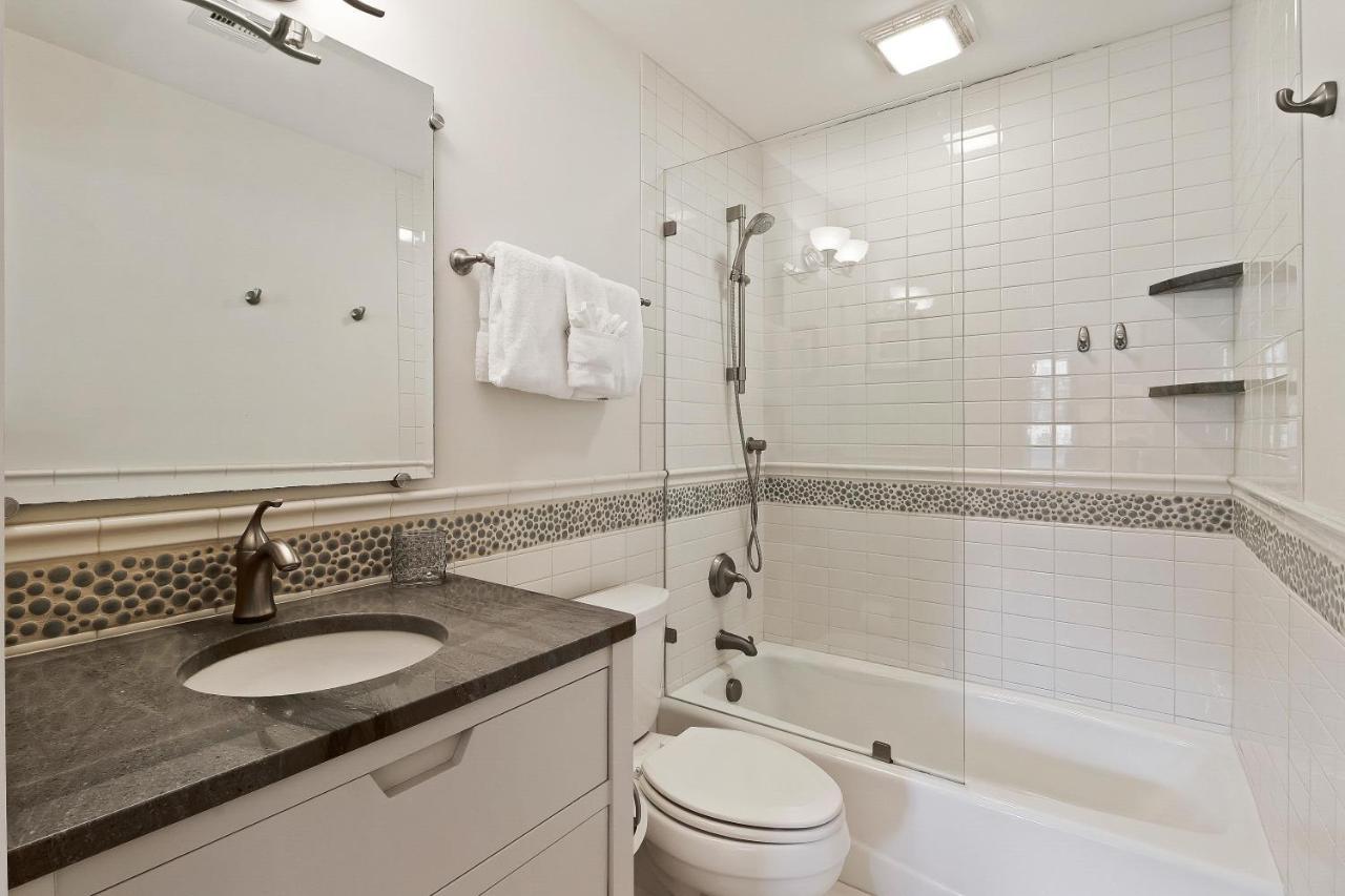 1368 Fairway Oaks *