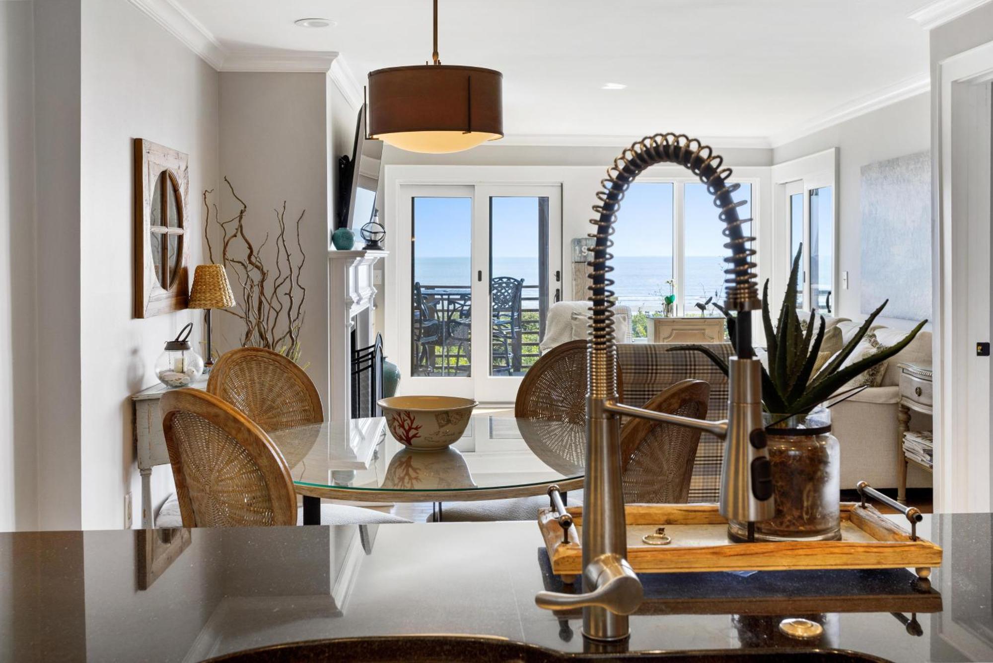 4303 Windswept Oceanfront