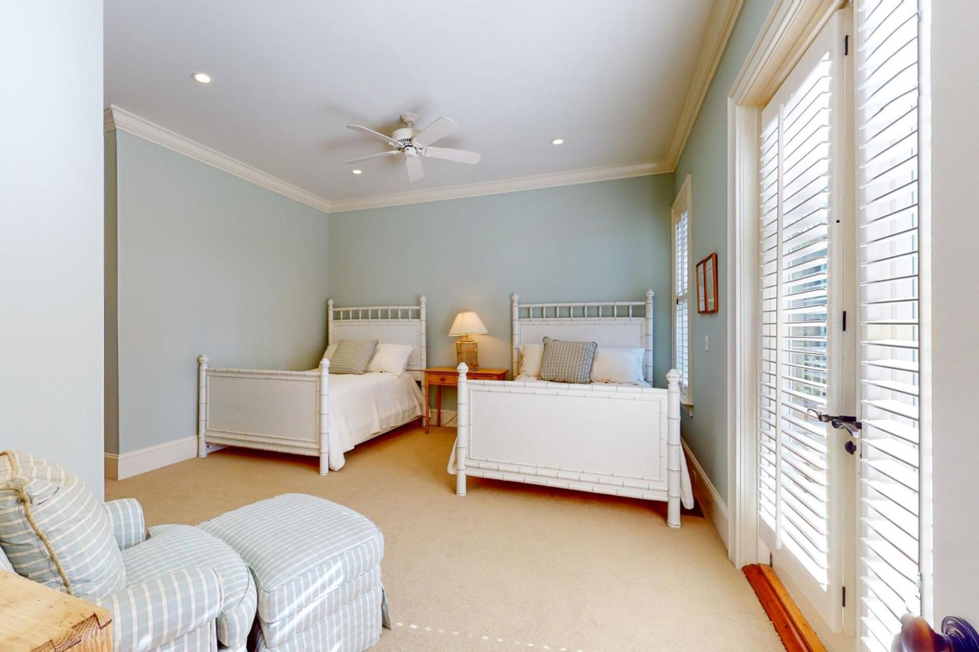 12 Falcon Point Road *