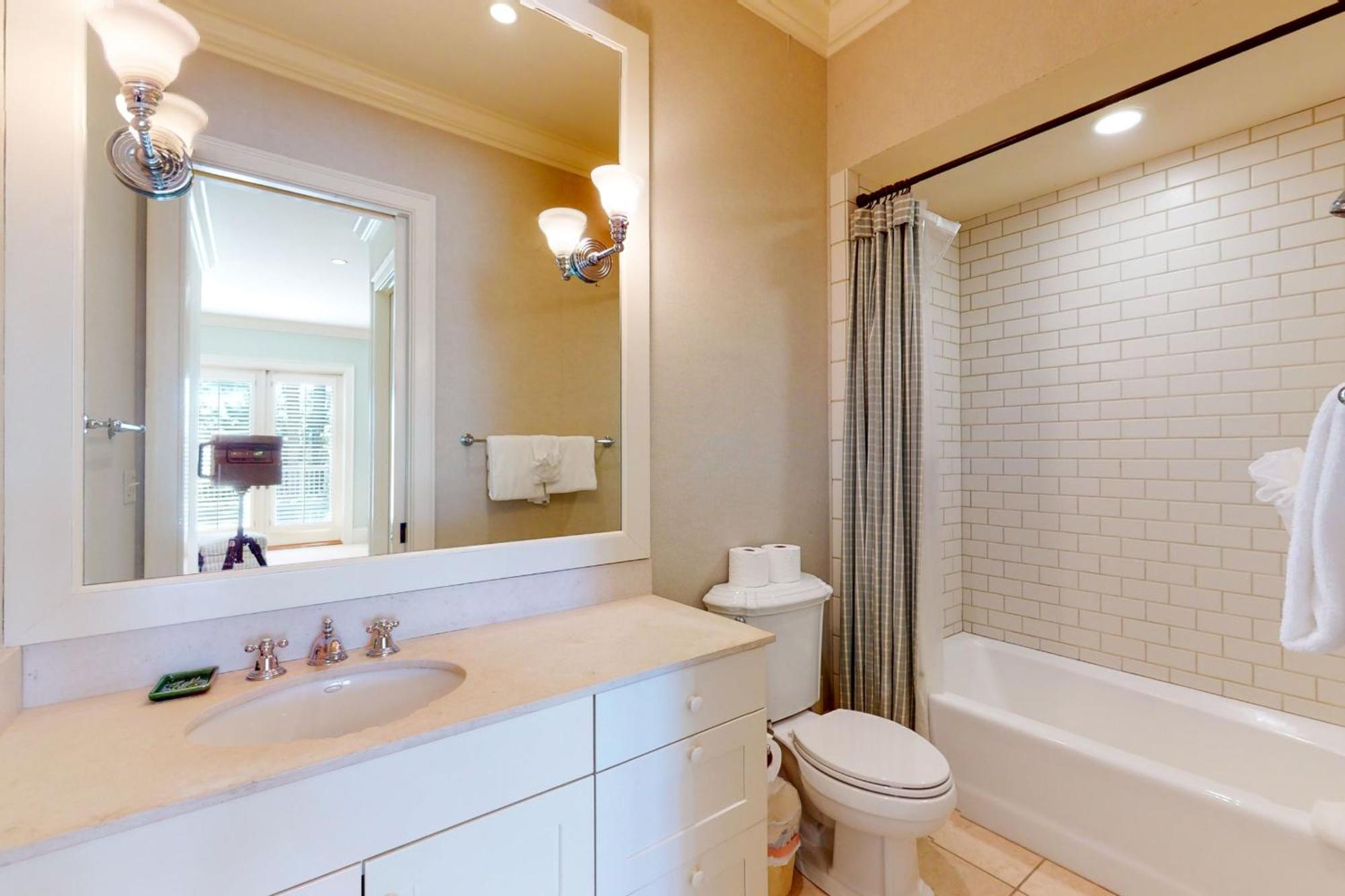 12 Falcon Point Road *