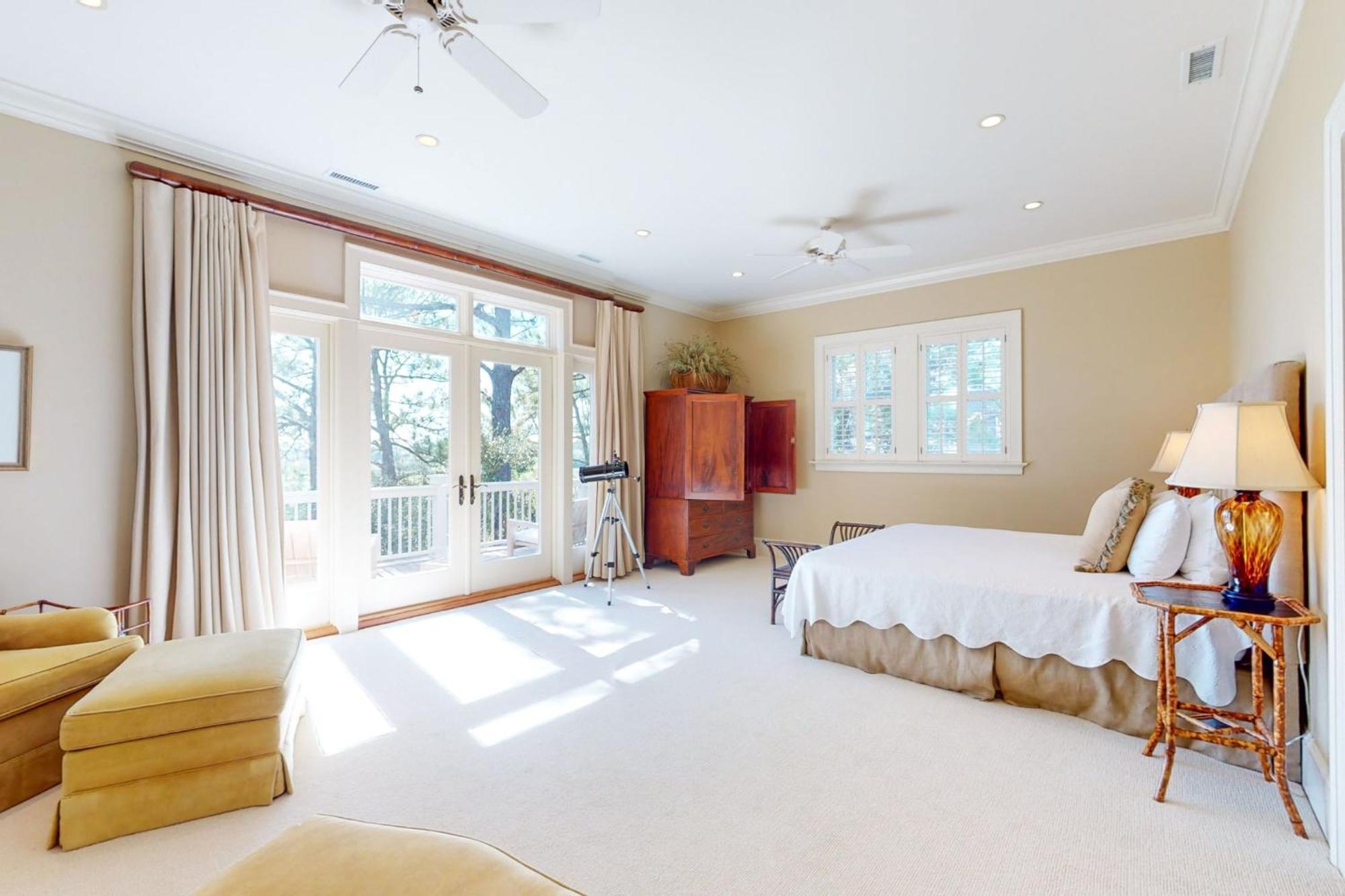 12 Falcon Point Road Holiday home *