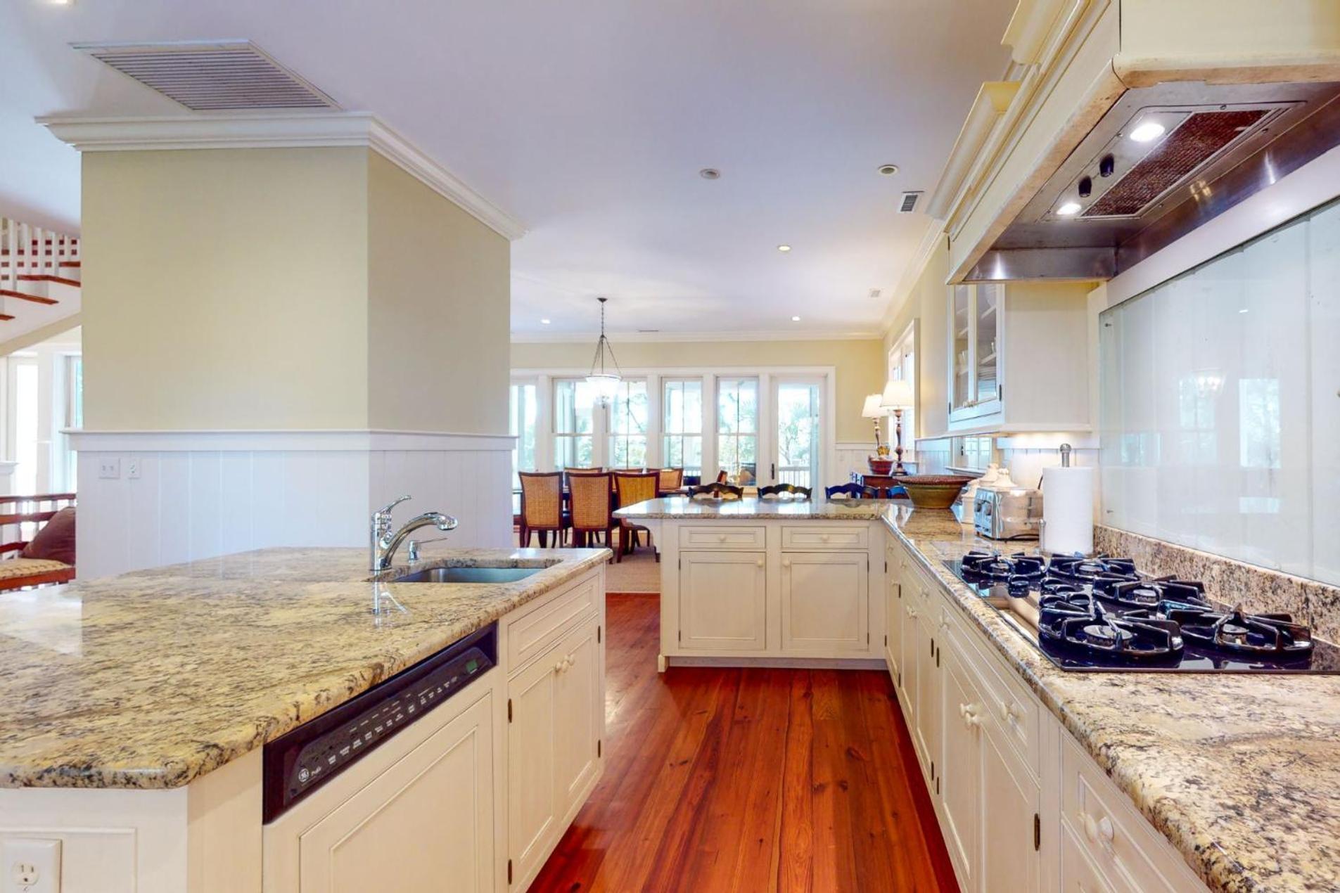 12 Falcon Point Road *