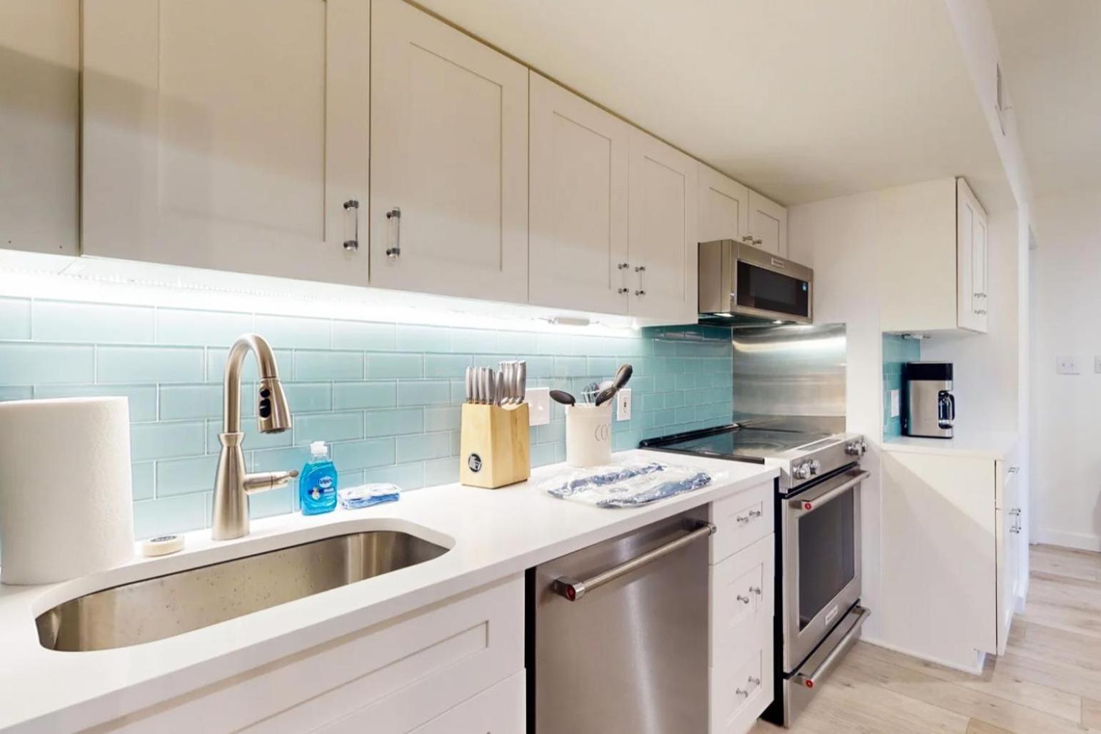 4286 Mariners Watch Lagoon View Villa