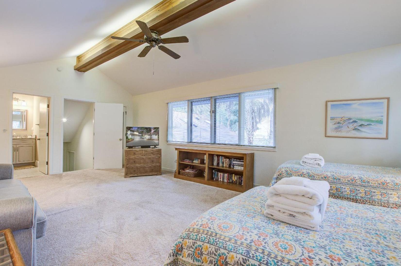 166 Surfsong Rd Holiday home *