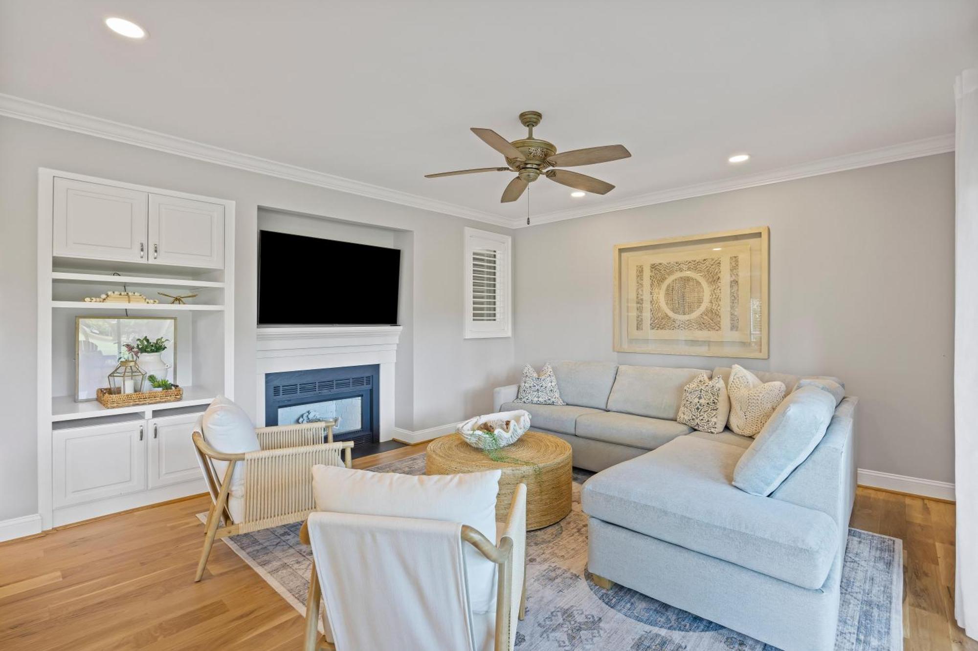 4976 Turtle Point