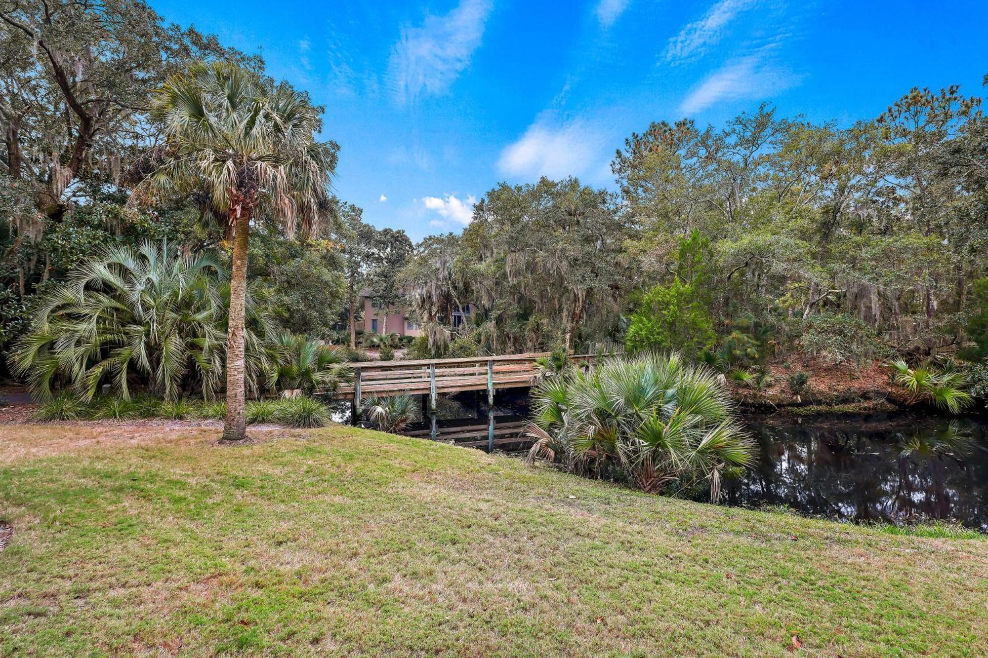 1332 Fairway Oaks